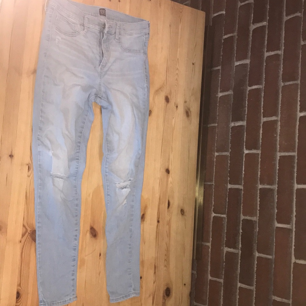 Size 29 Light Wash Knee Ripped Jeggings